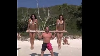 man female lift strong Nued photos radhika apte