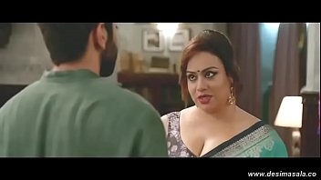 housewife aunty cam huge showing with boobs on beautifil Indian nude scenes