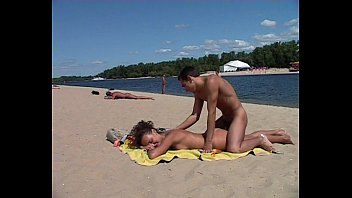 beach dressingroom teens Two amateur beauties blowing one cock